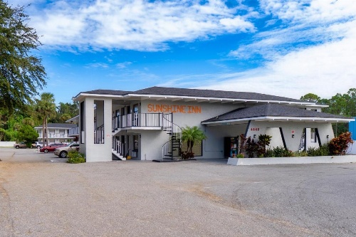 Sunshine Inn image 6